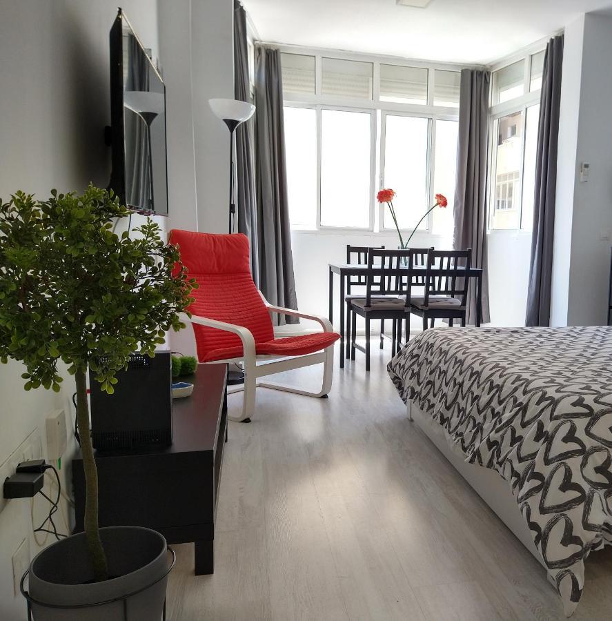 Amplio Estudio,Vista Mar Y Montana, A Pasos Del Centro Torremolinos Dış mekan fotoğraf