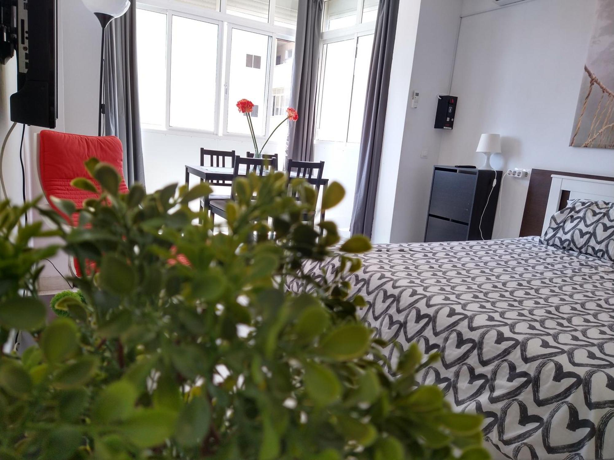 Amplio Estudio,Vista Mar Y Montana, A Pasos Del Centro Torremolinos Dış mekan fotoğraf