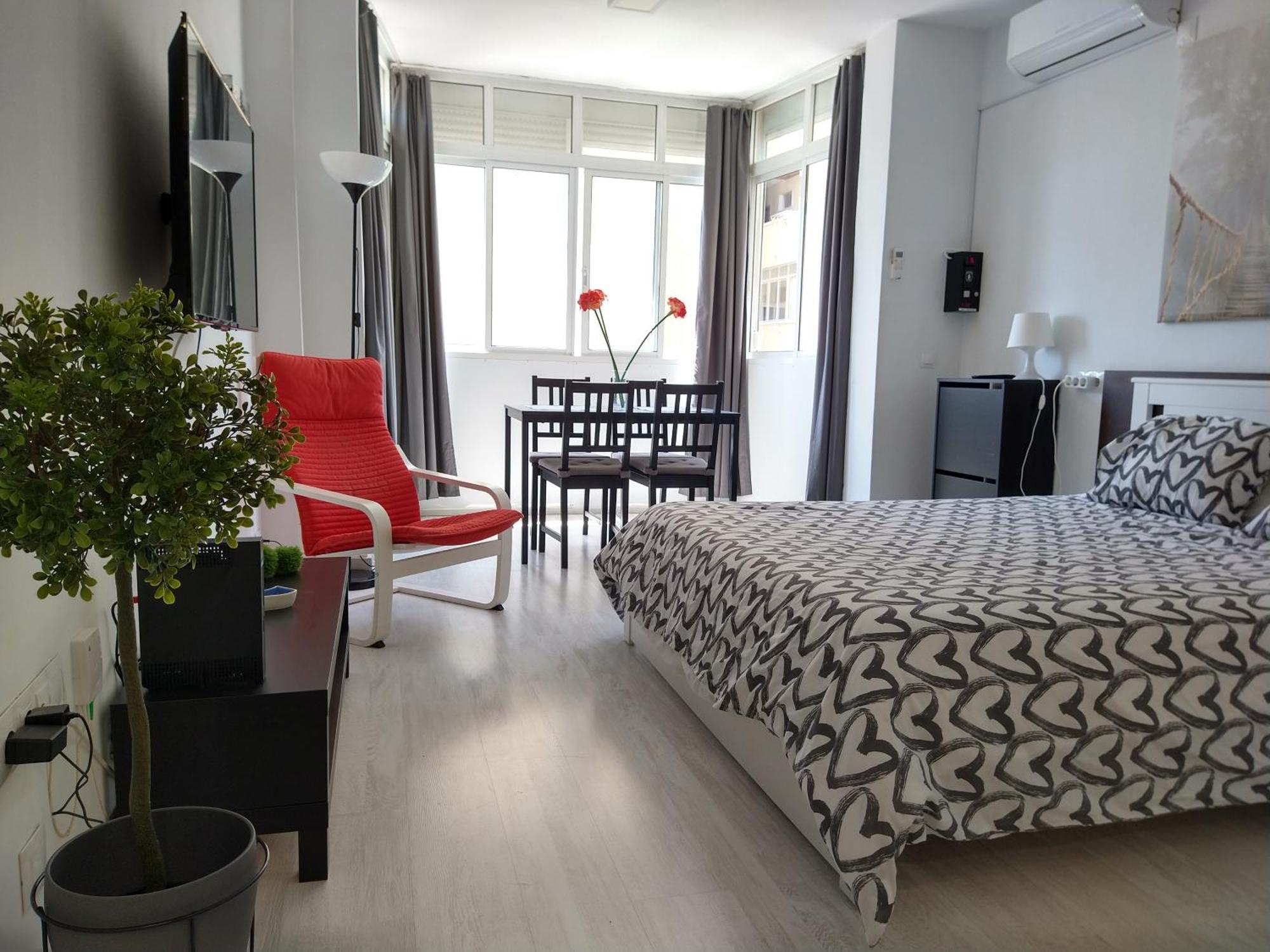 Amplio Estudio,Vista Mar Y Montana, A Pasos Del Centro Torremolinos Dış mekan fotoğraf