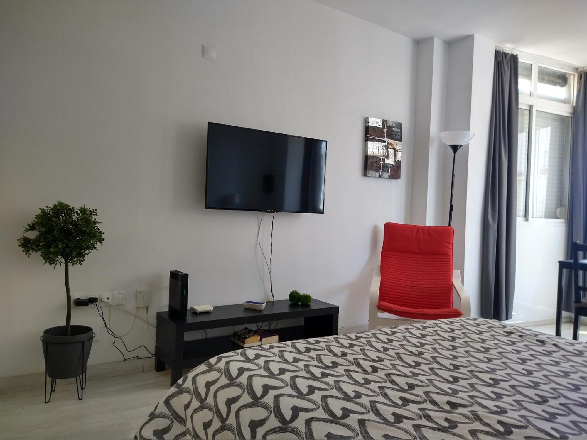 Amplio Estudio,Vista Mar Y Montana, A Pasos Del Centro Torremolinos Oda fotoğraf